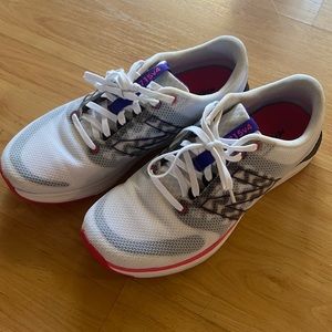 New Balance White Training Sneakers - 715v4 size 8.5